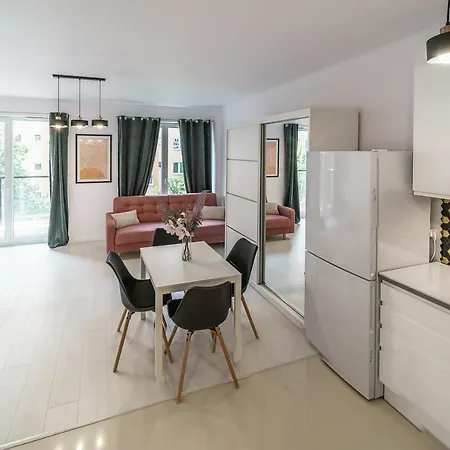 Cozy And Spacious-golden Apartment-city Center&s42 *